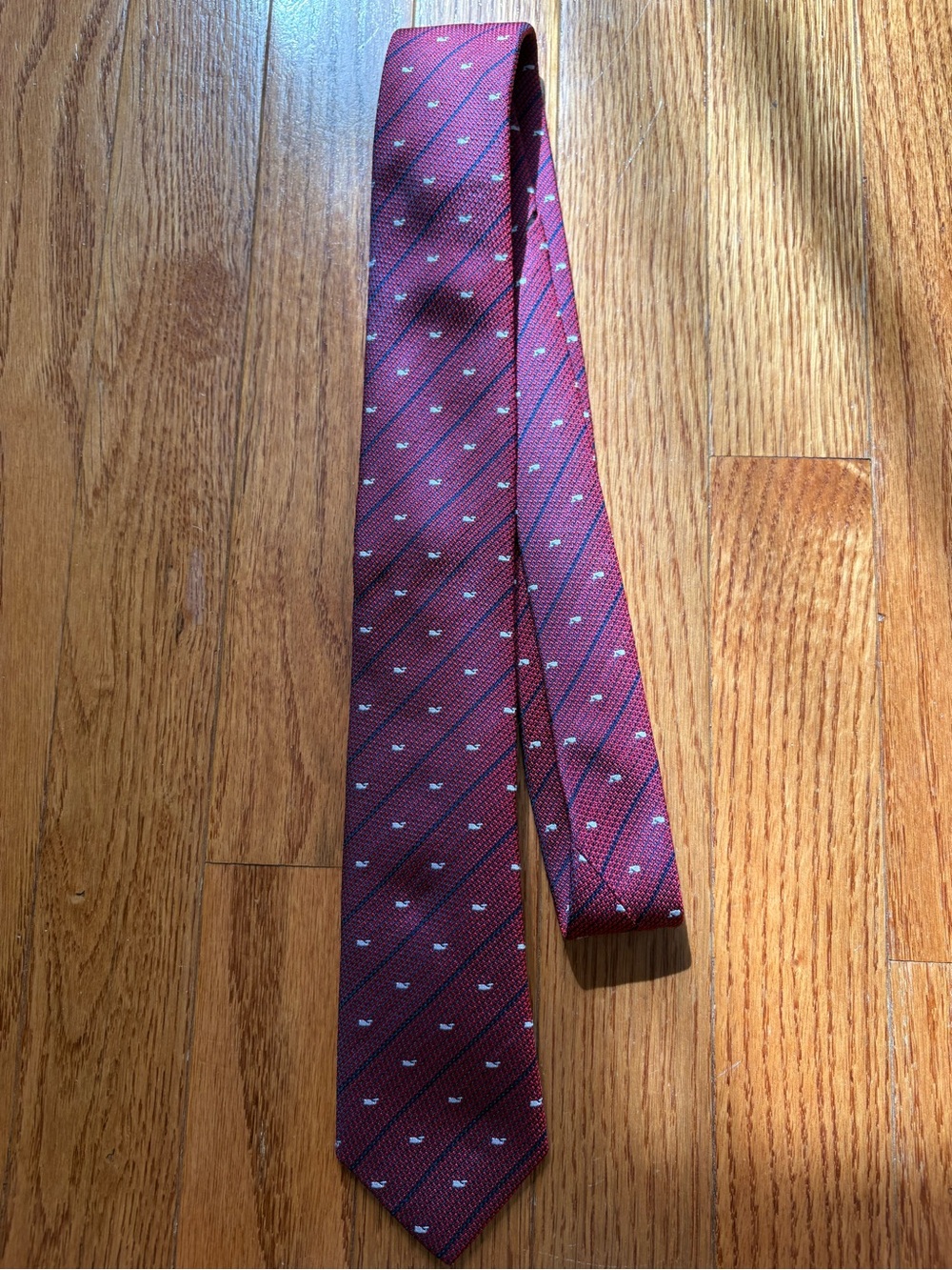 Vineyard Vines Men’s Silk Tie Red Navy Stripes Whale Motif